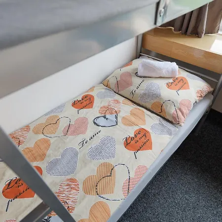 Tvm Tower Modrany אכסניה *