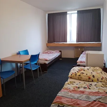 Tvm Tower Modrany אכסניה פראג