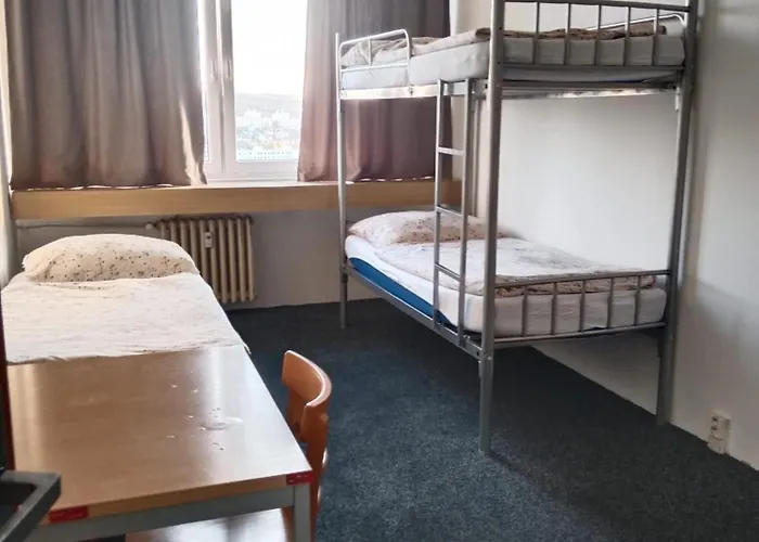 Vandrarhem Tvm Tower Modrany Prag