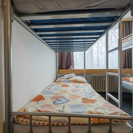 Tvm Tower Modrany Hostel Πράγα
