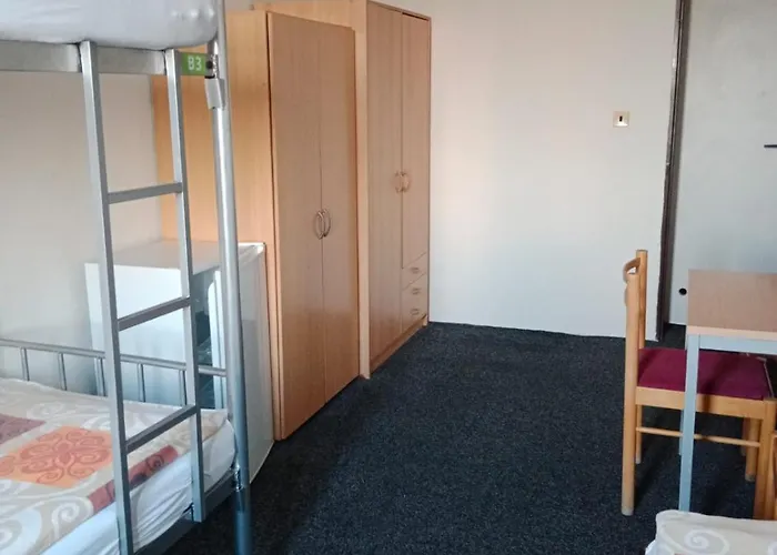 Hostel Tvm Tower Modrany Πράγα